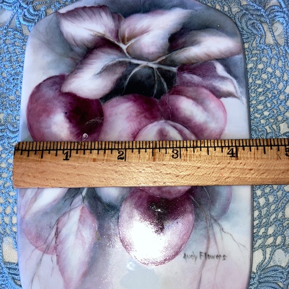 HANDCRAFTED PORCELAIN CUTTING BOARD, beautifully hand painted plums $25 - Picture 5 of 6